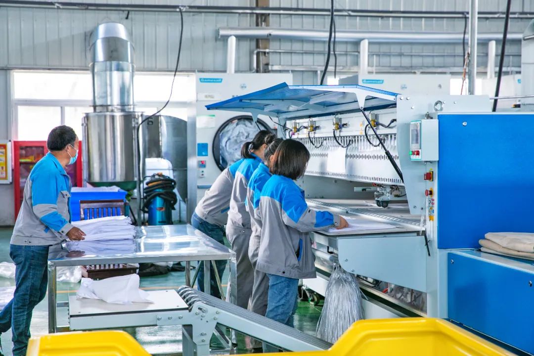 你随手一扔的“它”，退休大妈竟年入百亿，大品牌还离不开