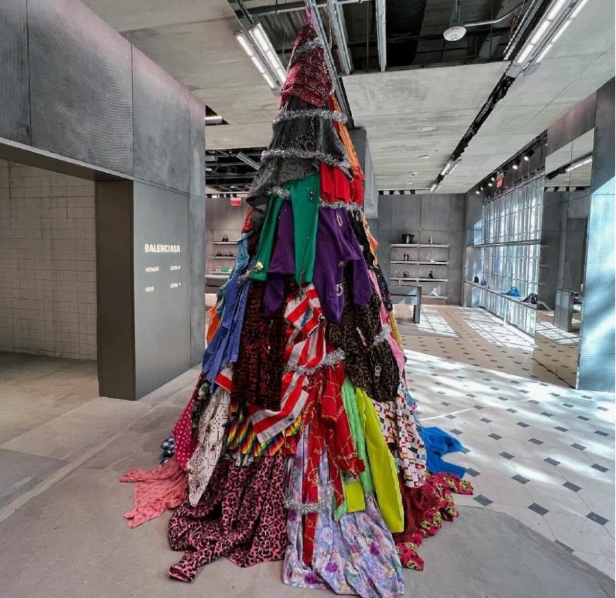 奢侈品秀场设计经典,奢侈品门店圣诞装扮