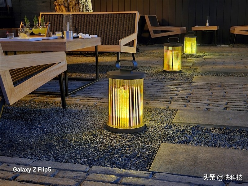 三星galaxyzflip防水测试,三星折叠手机zflip5防水吗