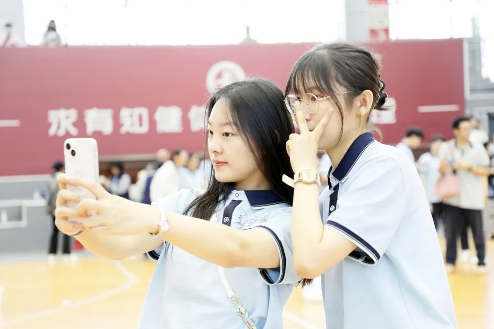 鎰熸仼鎴愰暱鏀鹃姊︽兂姣曚笟姹囨紨,鎰熸仼鎴愰暱姣曚笟鍏哥ぜ鑺傜洰