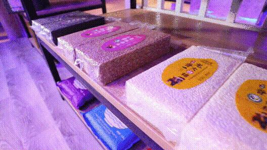 泡温泉、撸串儿、买买买，顺便办场“婚礼”…龙胜就是这么幸福