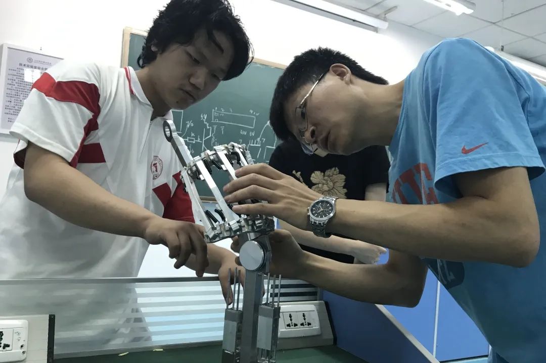 这所人附系学校，凭啥成为“小萌新”的梦中情校？秘密看这儿——