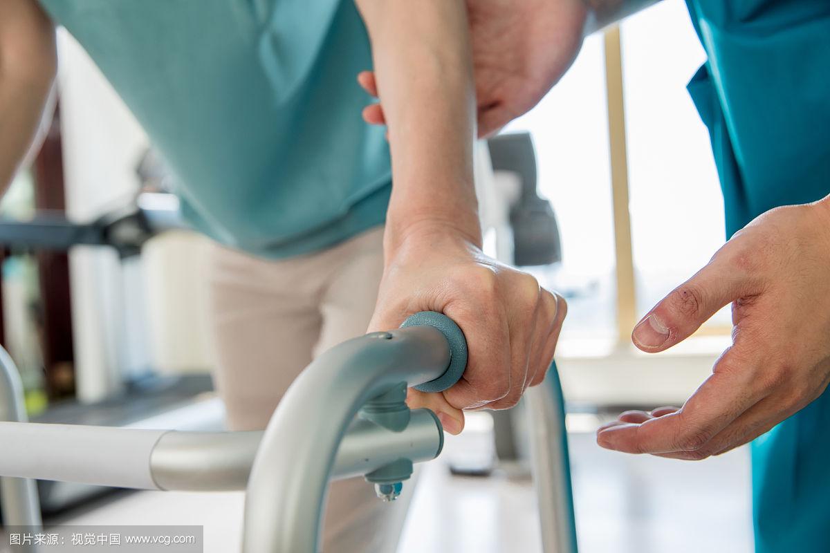 强直性脊柱炎健康科普,强直性脊柱炎用中医好还是西医好