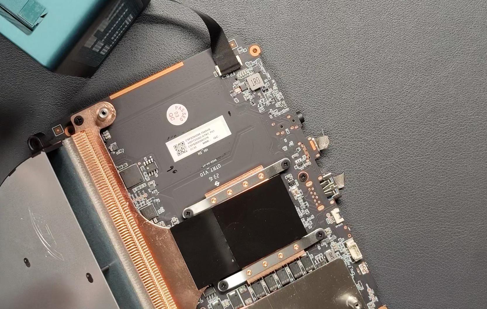 amd锐龙77840hs迷你主机拆解,amd7840h迷你主机显卡测评