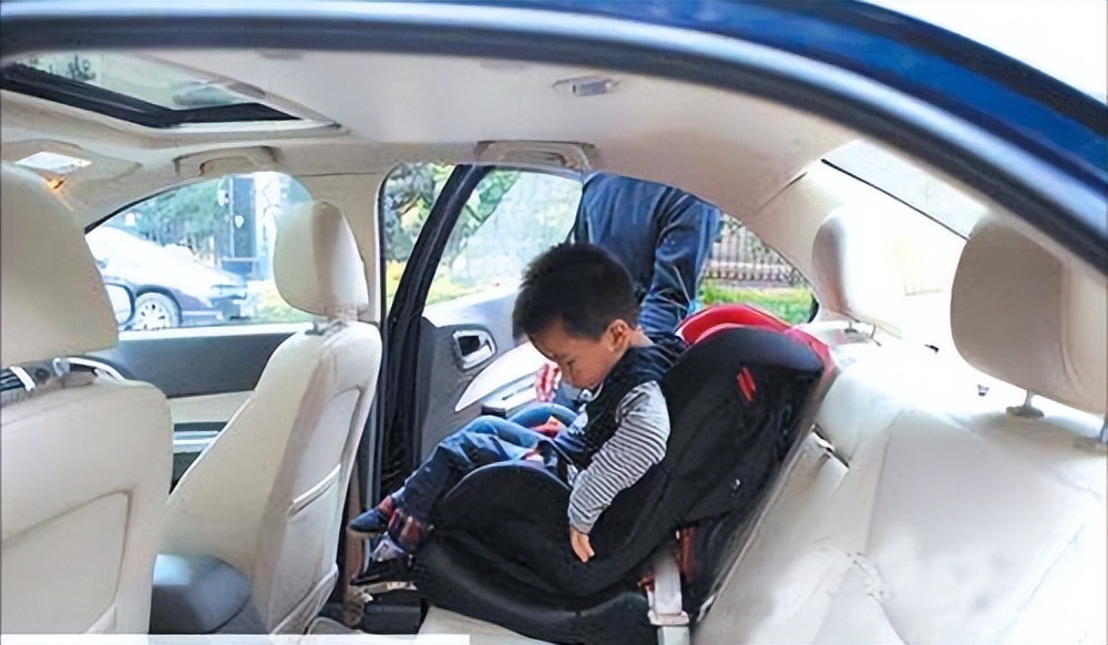一招教孩子坐安全座椅,孩子不坐安全座椅怎么处罚