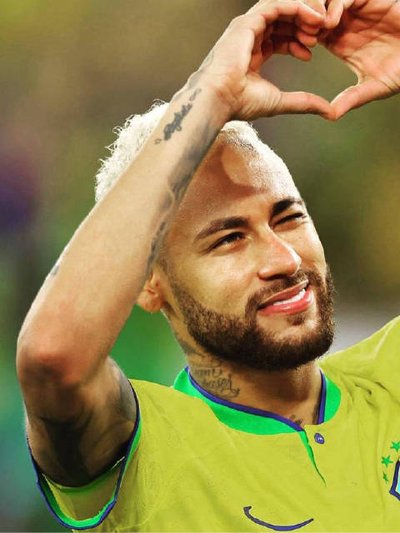 巴西足球运动员内马尔,内马尔不应该离开巴萨吗