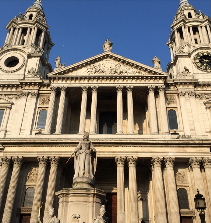 圣保罗真实历史,圣保罗大教堂历史背景100到200字