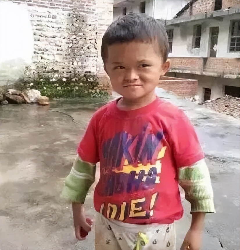 以前的小马云对比现在的小马云,小马云走红四年被抛弃