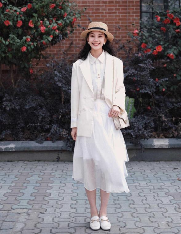 西装里面穿什么？建议这9种内搭，百搭又经典，关键还时髦上档次