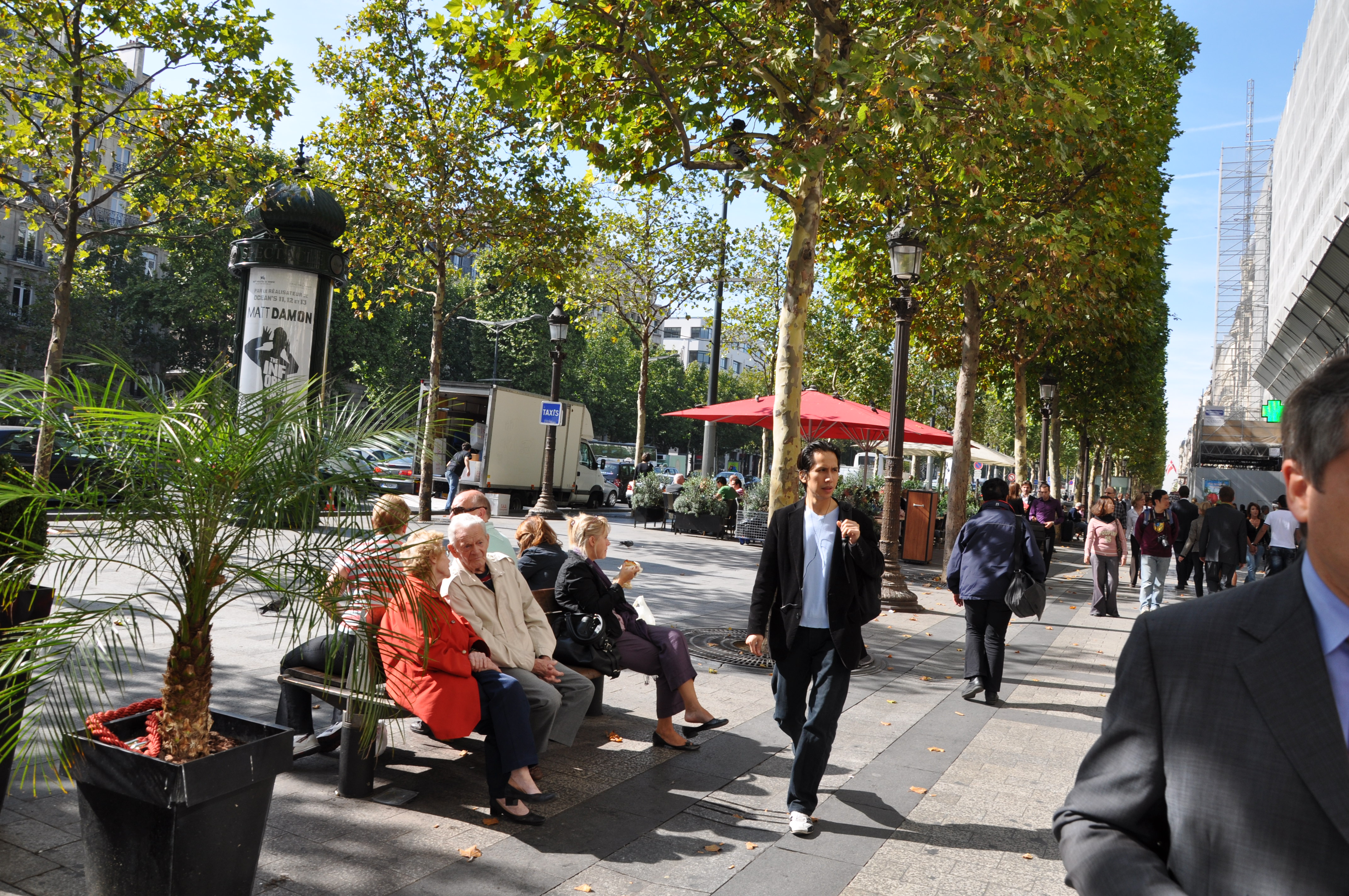巴黎街头路边摊,在巴黎街头随机拍路人