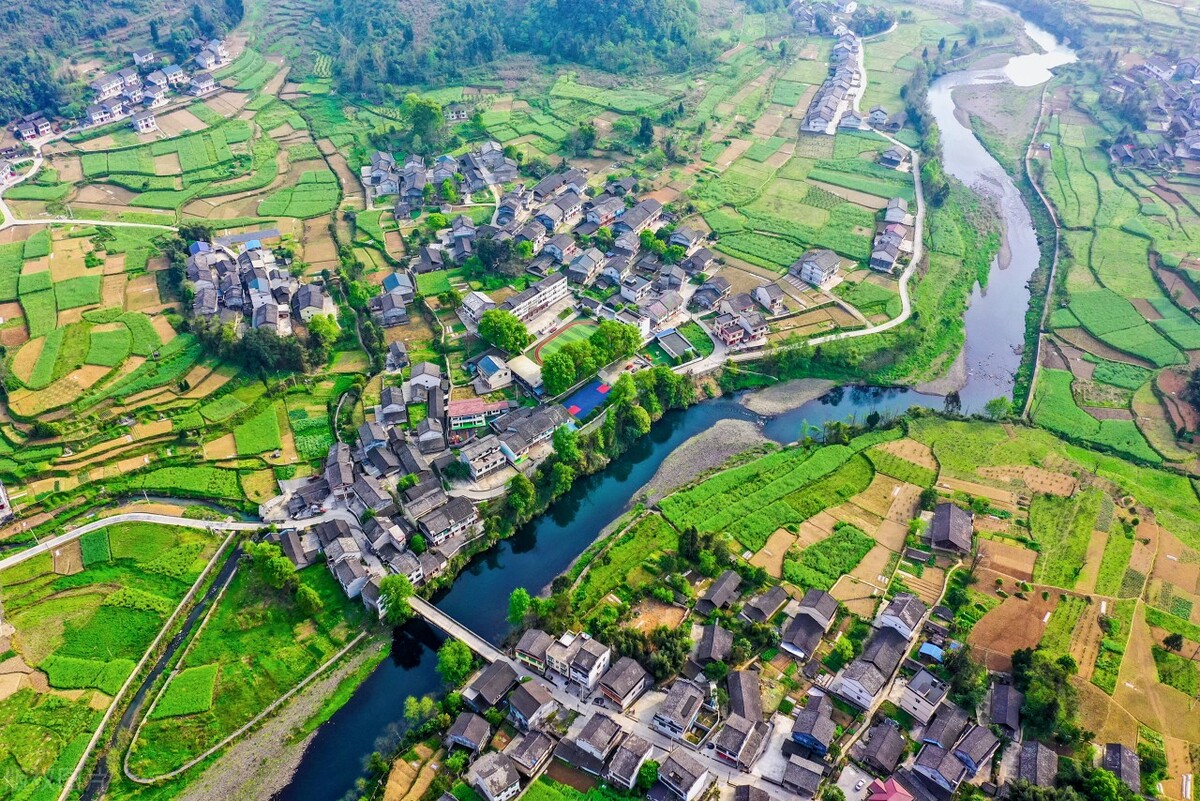 2023年农村土地新政策解读,关于农村土地2025年以后的政策