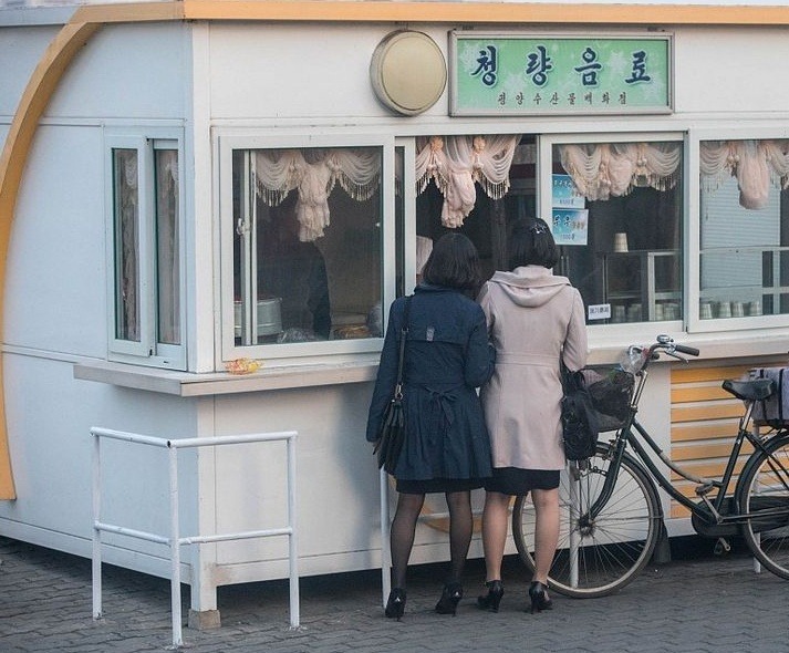 朝鲜旅游都花费在哪了？美女导游一路陪同很尽责