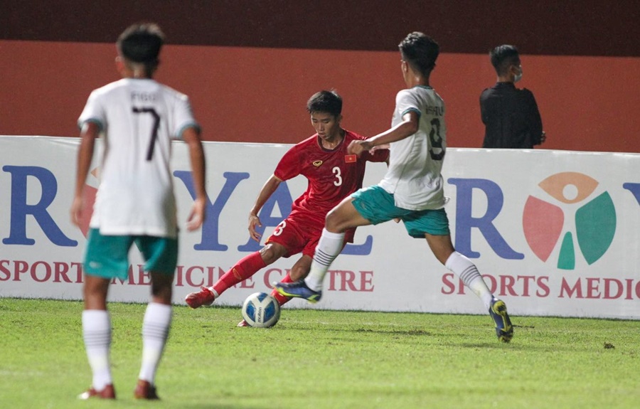 国足1:3输越南全场回顾,1-0日本击败越南暂领先国足6分