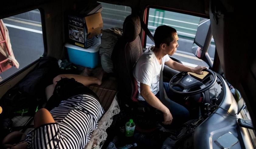 90后卡车夫妻记录卡车生活,1700万卡车夫妻的真实生活