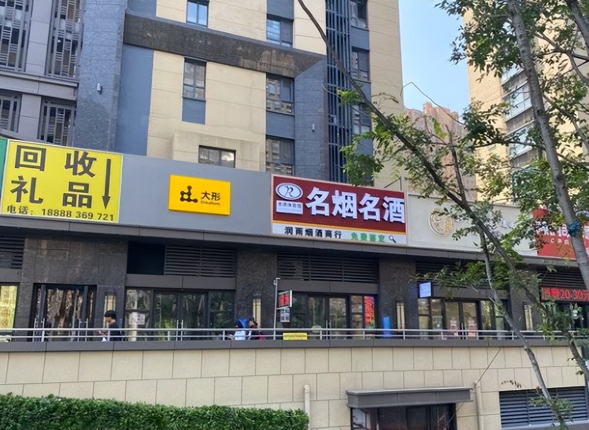 门店冷清生意怎么做,商场里服装店那么冷清怎么盈利