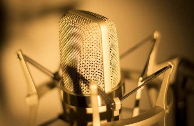 如何配音给视频用剪映,怎么给视频配音本人声音同步