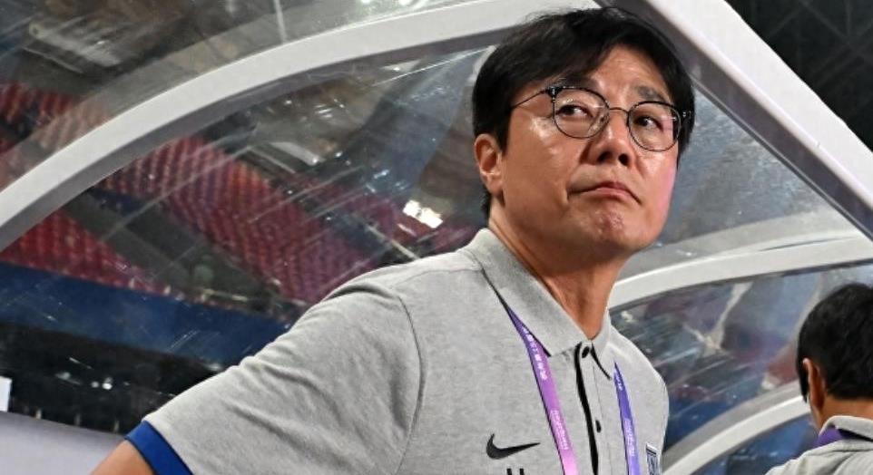 国足门将韩佳奇超燃集锦,国足vs韩国吐槽