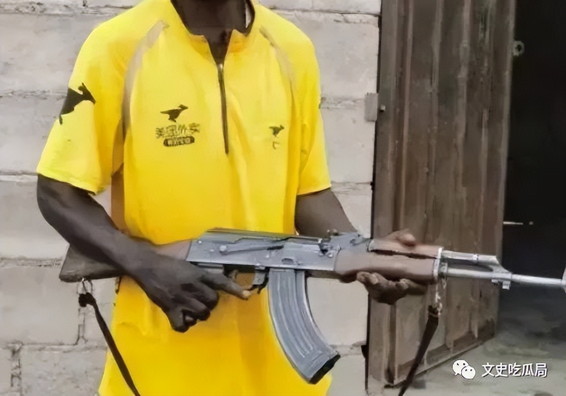 娼墝杩愬姩鏍℃湇,娼墝鏍℃湇