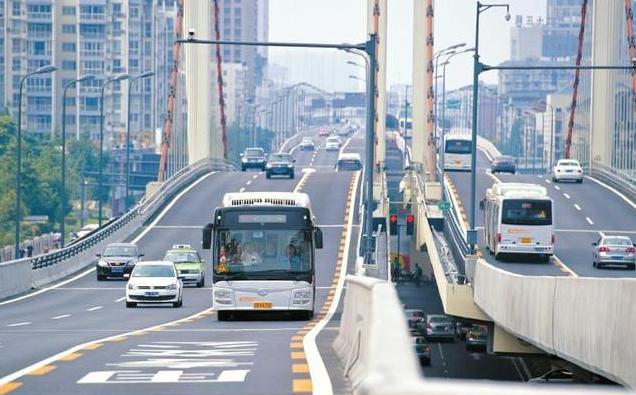 公交车收费为什么那么便宜,公交车为什么分两种收费类型