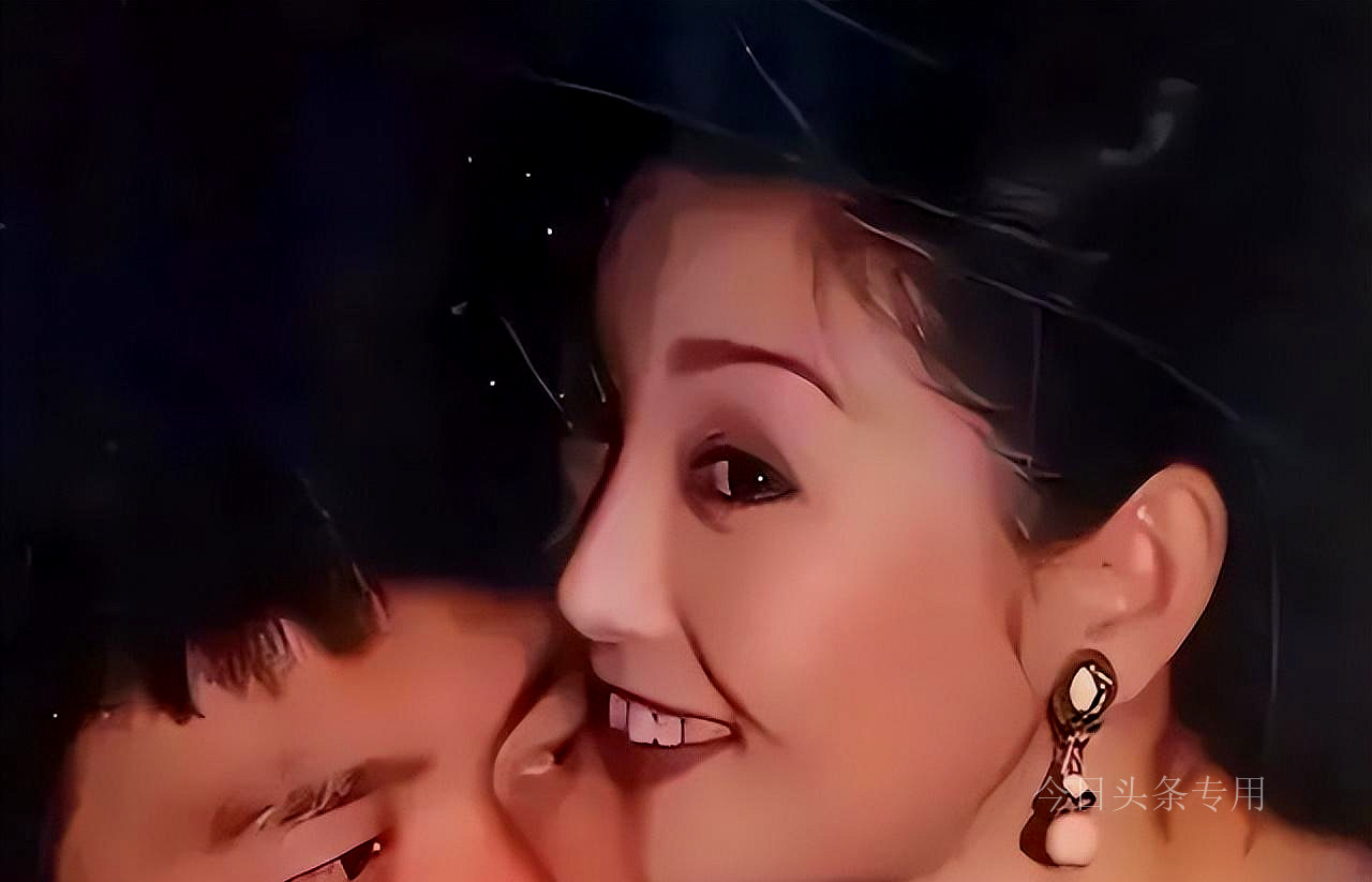 冯小刚徐帆领养的孩子,徐帆和徐朵朵什么关系