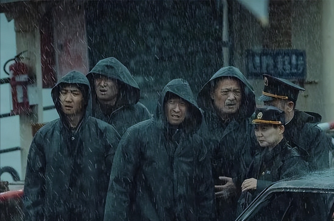 新中国第一悍匪张君，八个*妇情**帮助他犯案，他到底有何魅力？