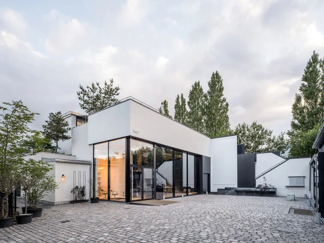 设计工作室车库改造,车库设计成图书馆