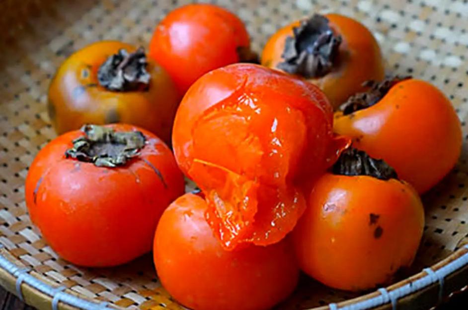 空腹吃柿子为什么会结石,空腹食用柿子当心结石作怪