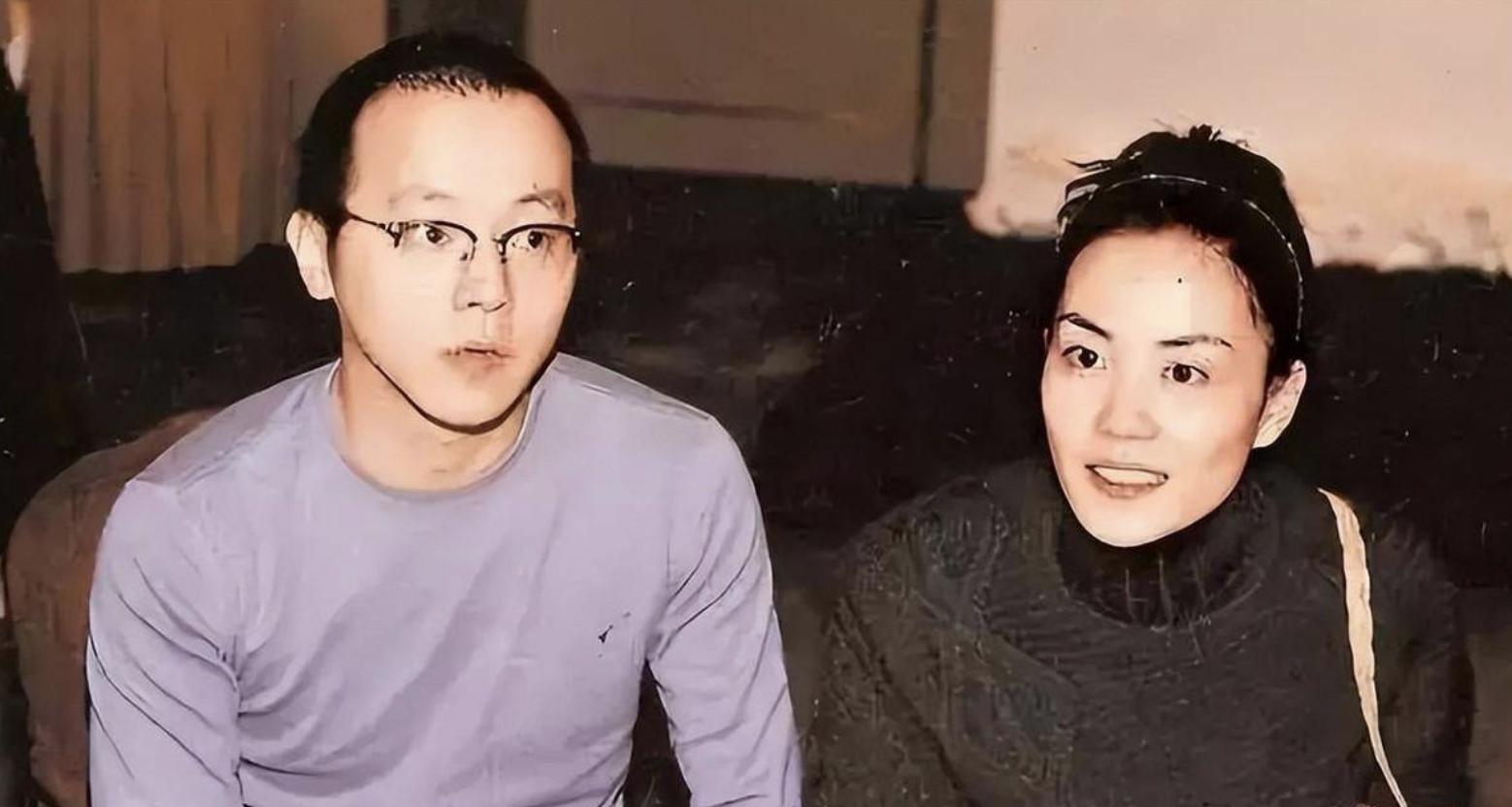 王菲谢霆锋牵手所有视频,王菲谢霆锋首次牵手的视频