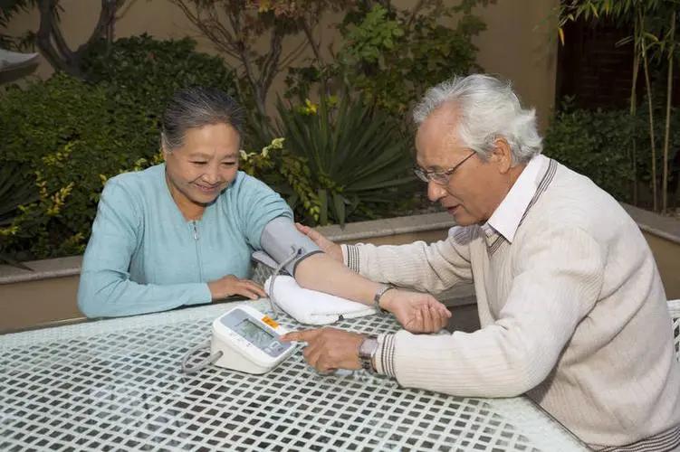 中国男性人均长度18cm？别再自己骗自己了！符合3个标准才算正常