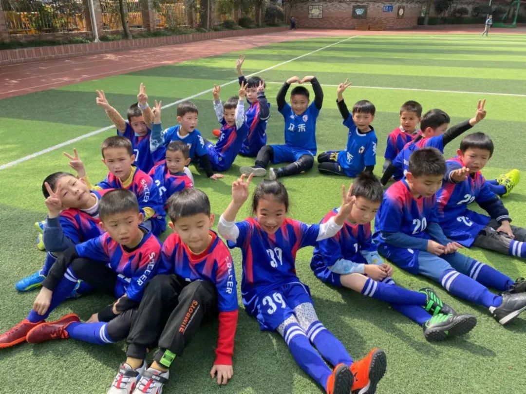 少儿足球联赛开赛,足球少年的决赛