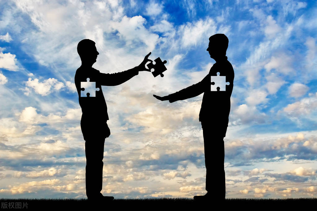 疫情当下收入不稳定怎么办呢？学会打造个人品牌，在家就能赚钱！