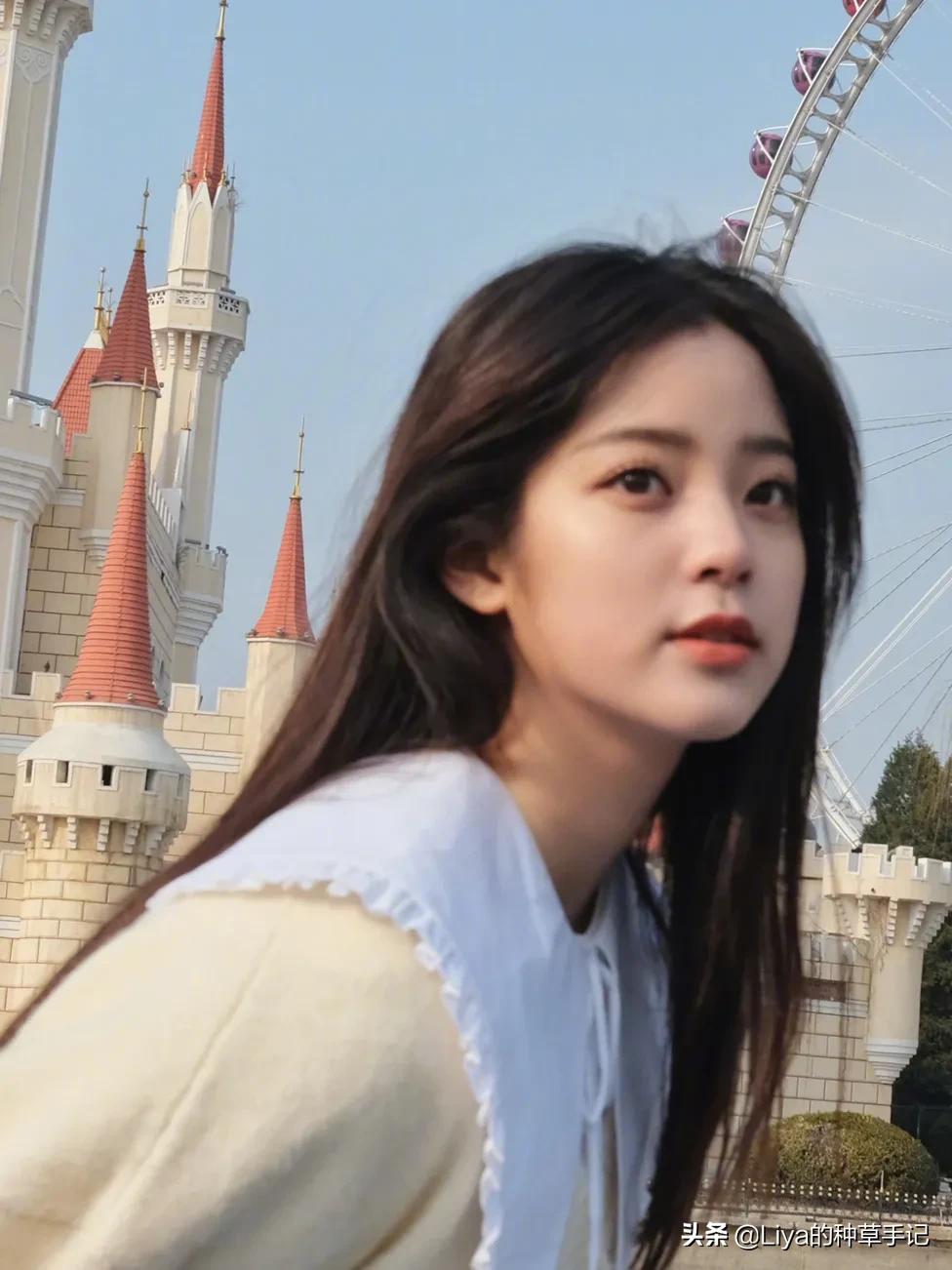 克莱因蓝和什么色搭配高级,35岁穿克莱因蓝好看吗