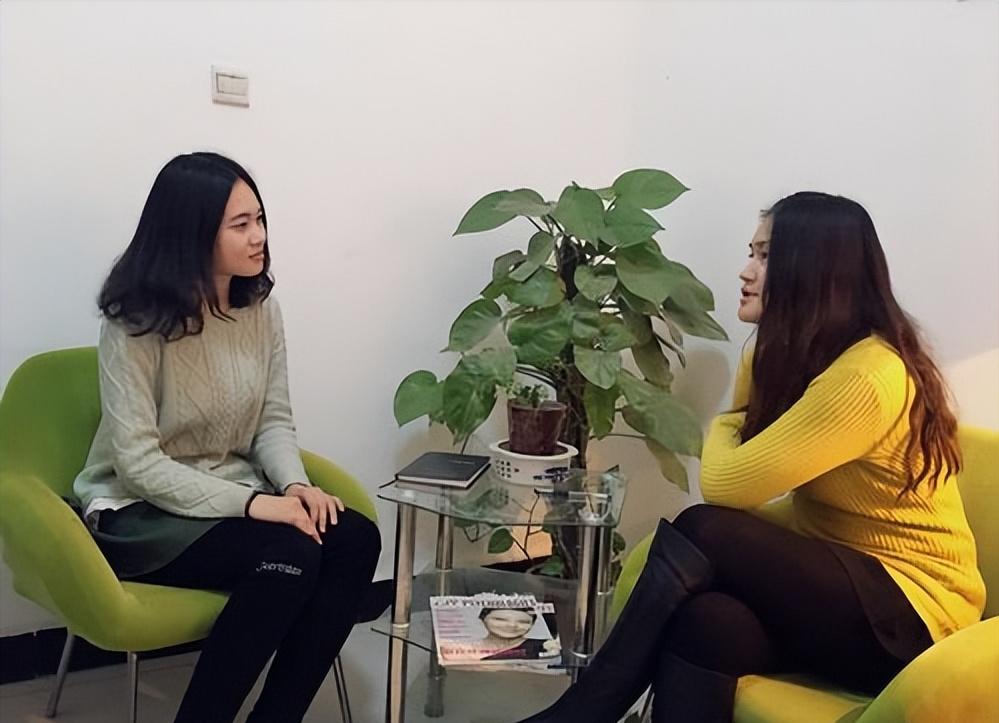 能生双胞胎的女人是双子宫吗,生双胞胎的女人是双子宫吗