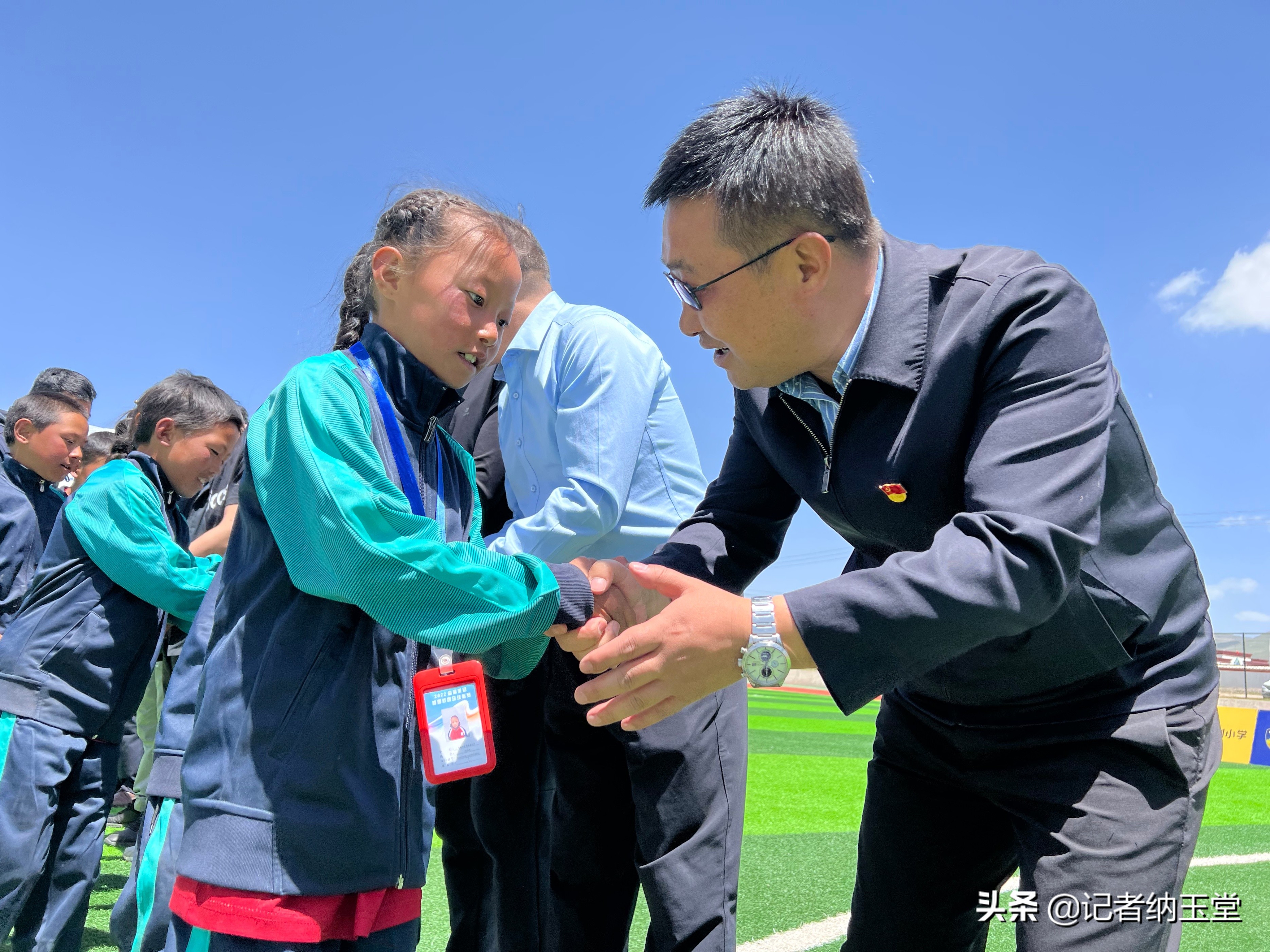 点燃绿茵激情绽放青春活力—曲麻莱首届校园足球联赛圆满落幕