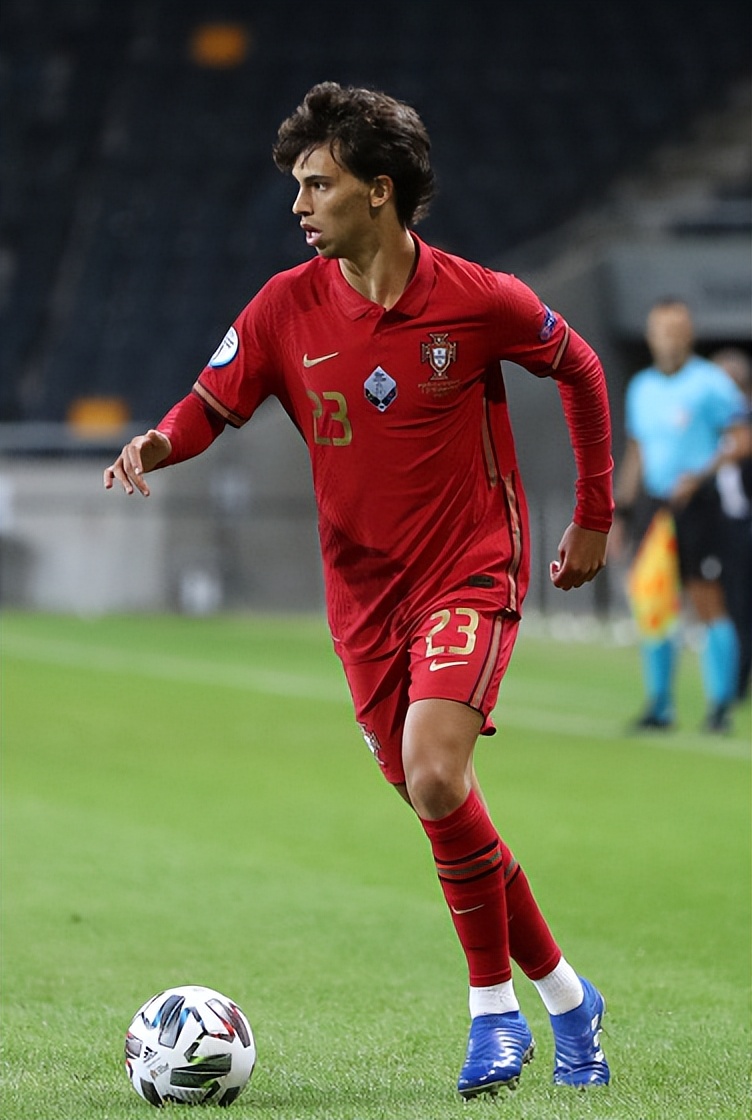 精彩回顾c罗10次拯救葡萄牙时刻,轻松过关一好还是轻松过关二好