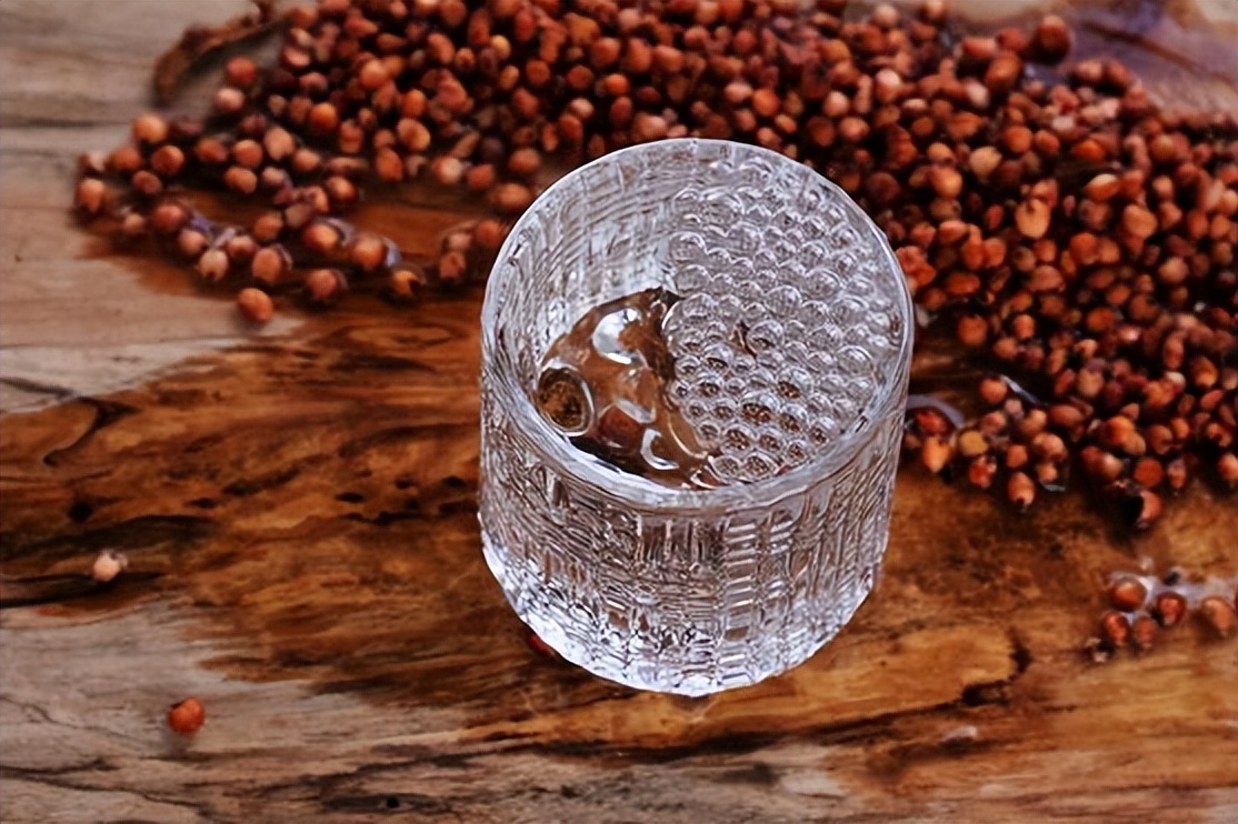 90年代央视广告最火的酒是什么酒,中国第一款广告酒