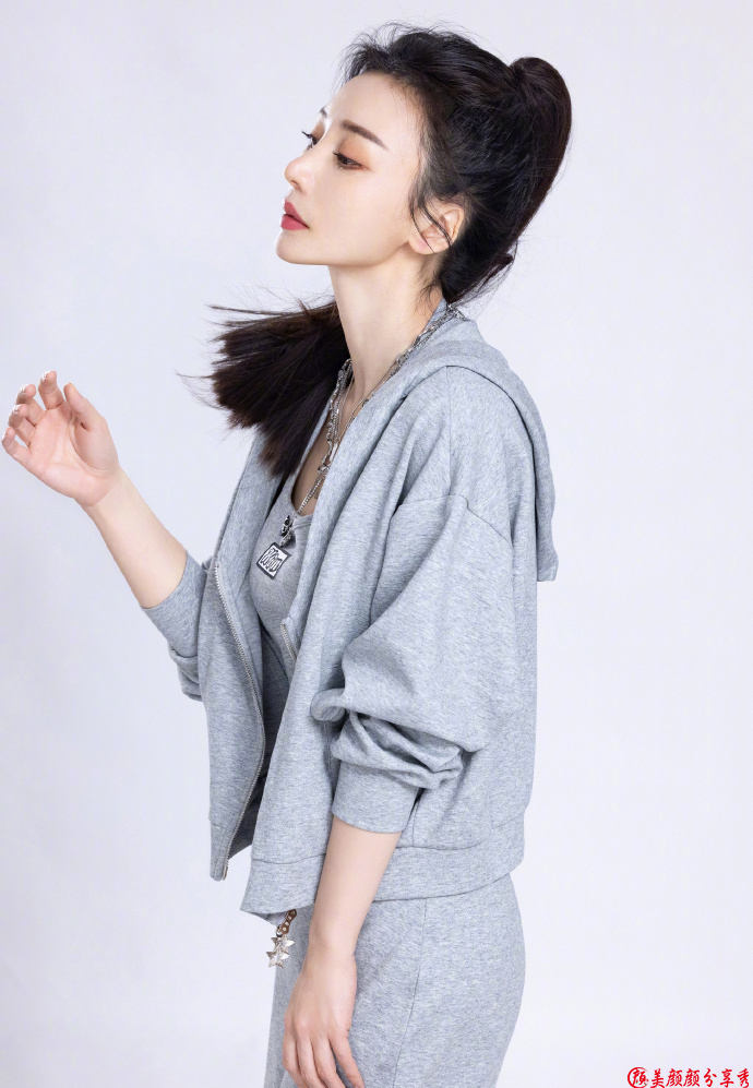 灰懒色美美的姐姐-柳岩