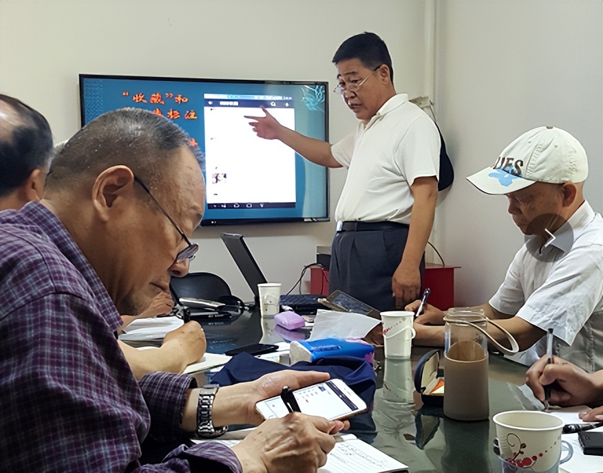 天有一双手——记军休干部吴建德义务为民服务11年