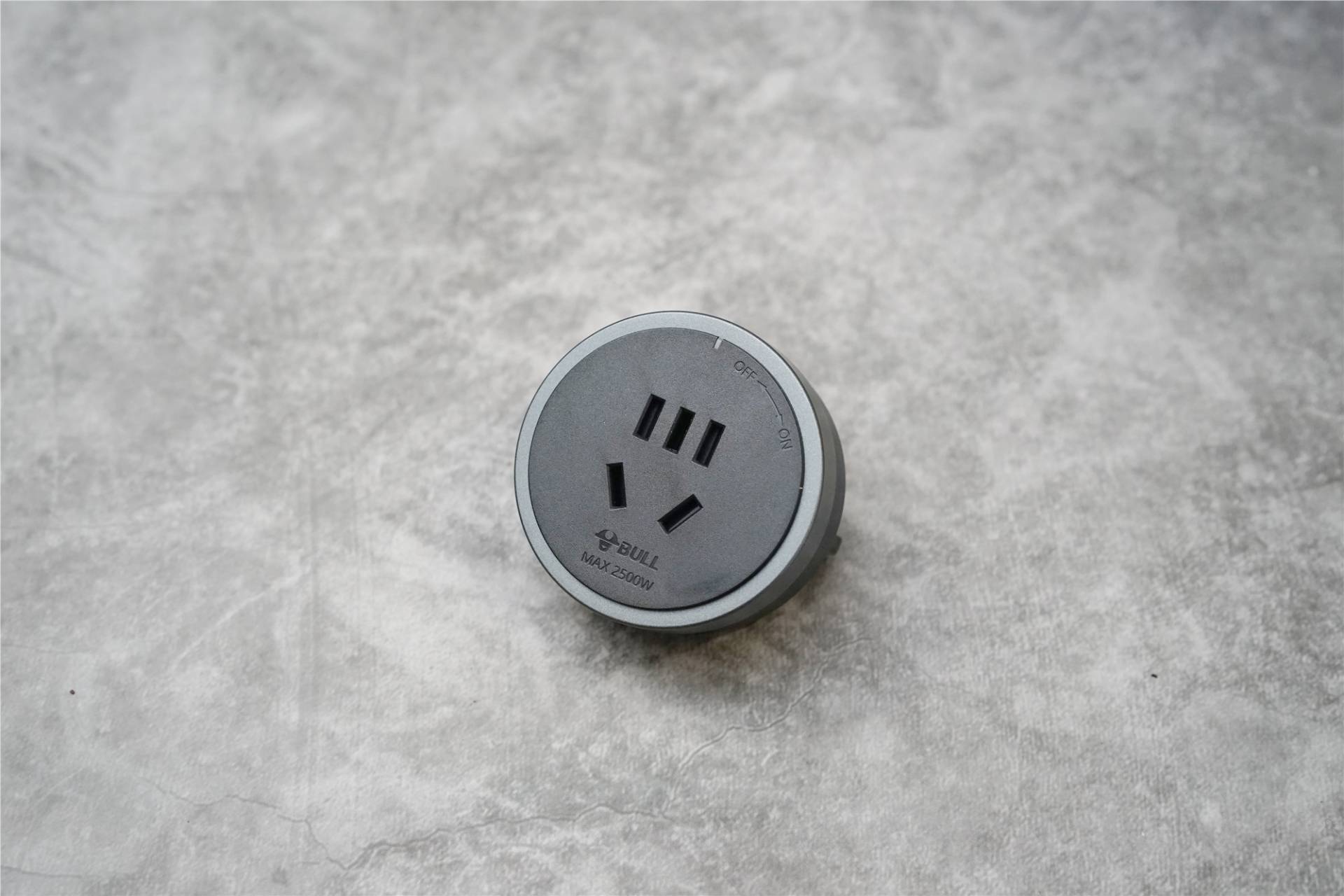 明装轨道插座需要怎么布线,轨道式插座如何安装明装