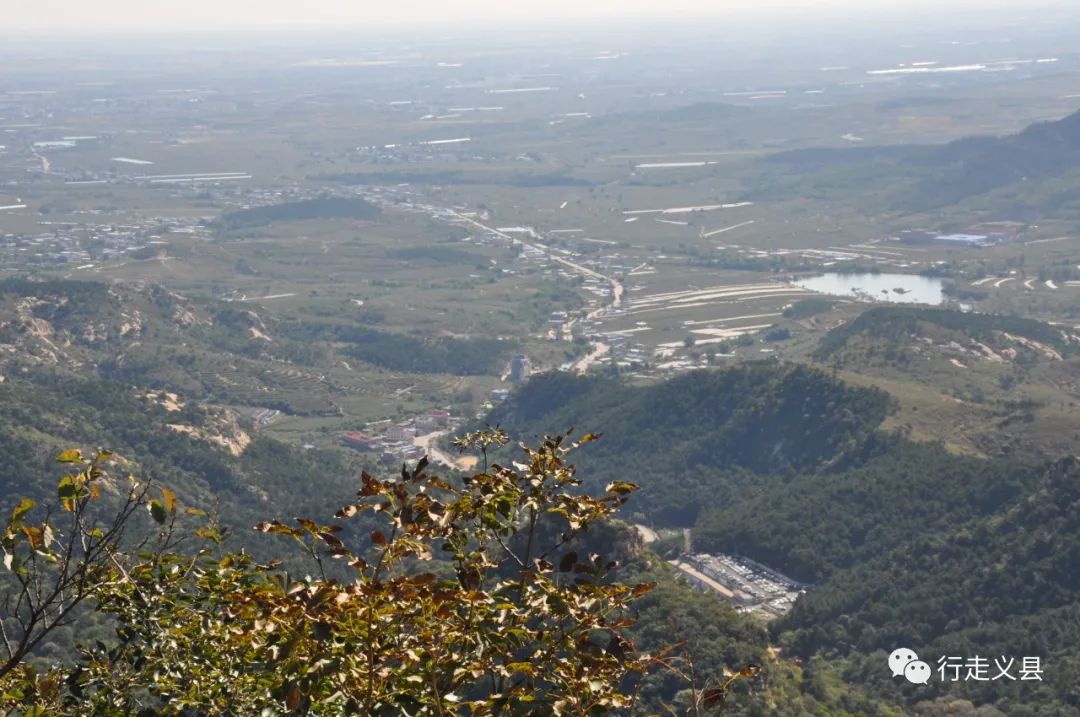 金秋十月看万山红遍层林尽染,金秋十月看红叶的诗句