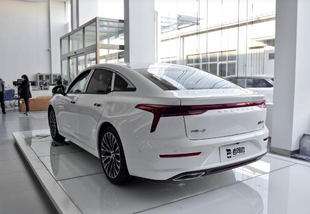 国民新标杆口碑好的中型车奔腾b70,奔腾b70新款2024款值不值得买