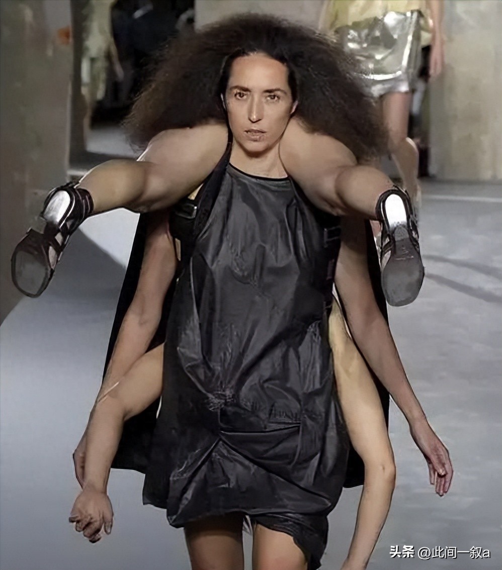 开裆裤，裸胸装，今年高奢大秀一个比一个奇葩，暴露就是时尚？