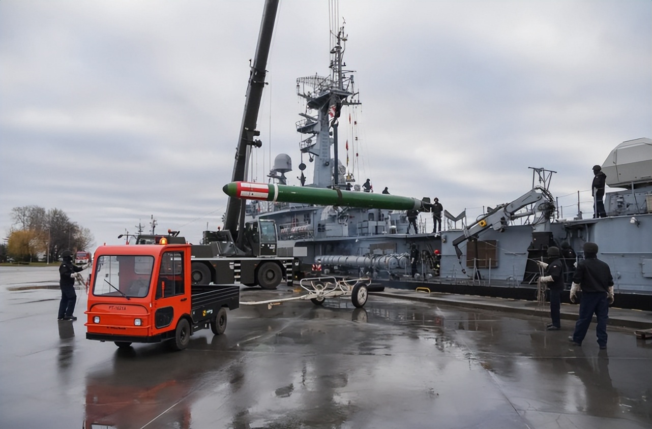 普京乌克兰导弹,普京往乌克兰投放的是什么导弹