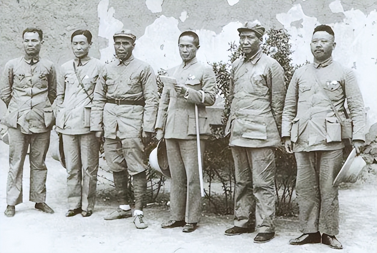 她是叶帅最后一任妻子，生下一双儿女，现年96岁，孙女是知名歌星