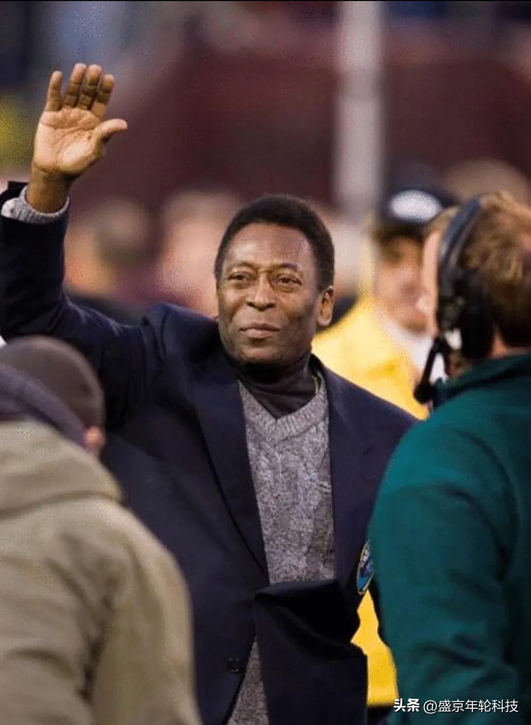 一代球王陨落的视频,球王贝利的传奇足球之路