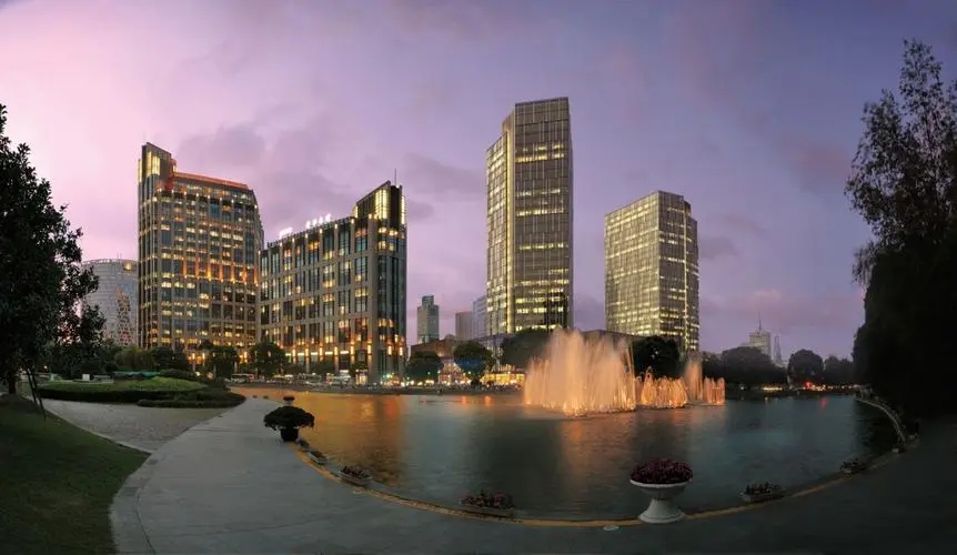 上海翠湖天地房价为什么贵,上海的房价凭啥那么贵