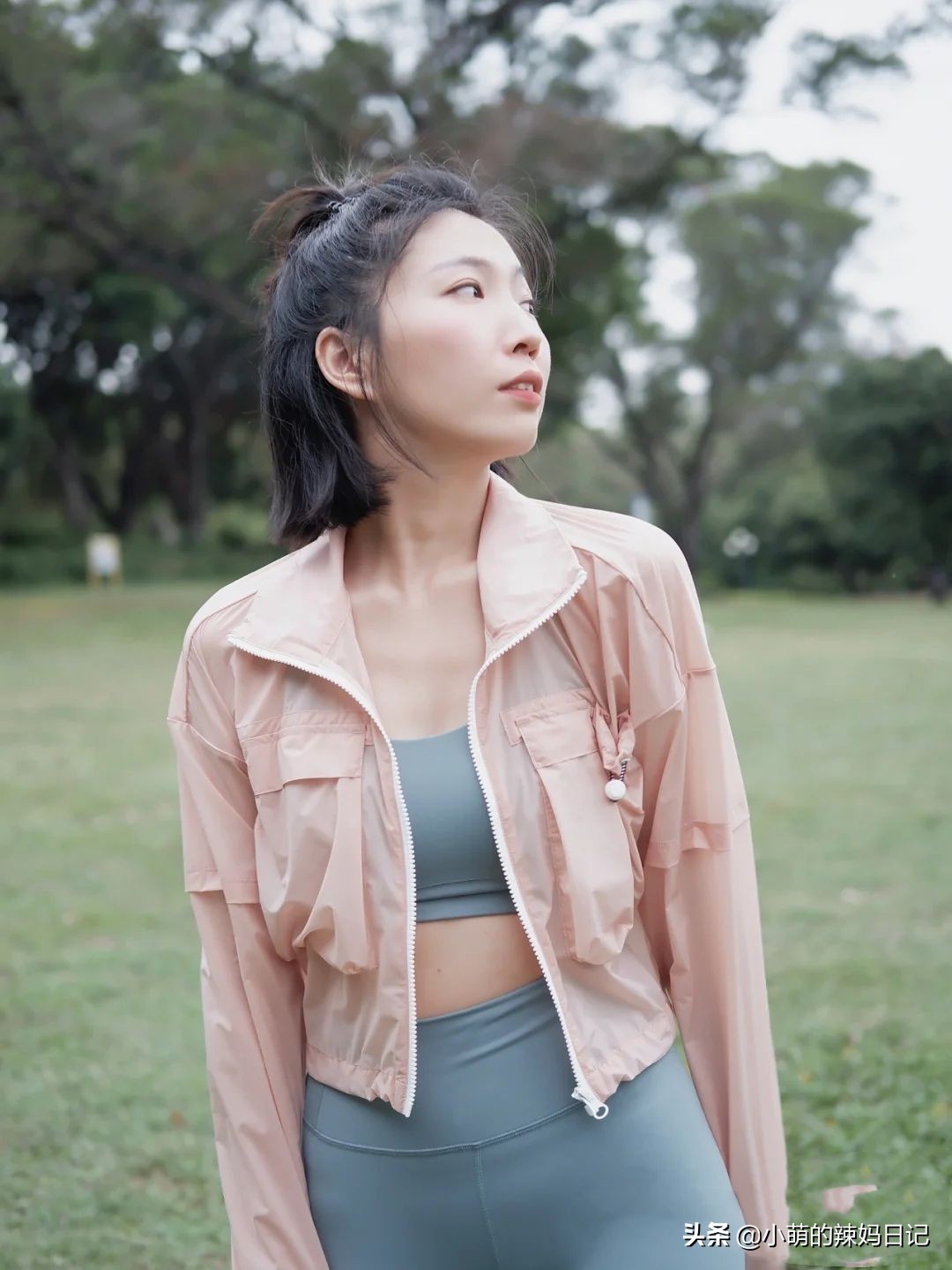 盘点那些时髦显瘦的瑜伽服穿搭,时髦大方的瑜伽穿搭展现