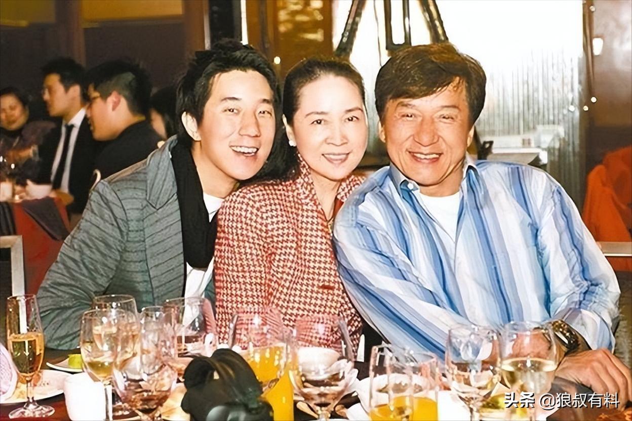 这三位巨星的后代，同样是明星的私生子，待遇简直天壤之别