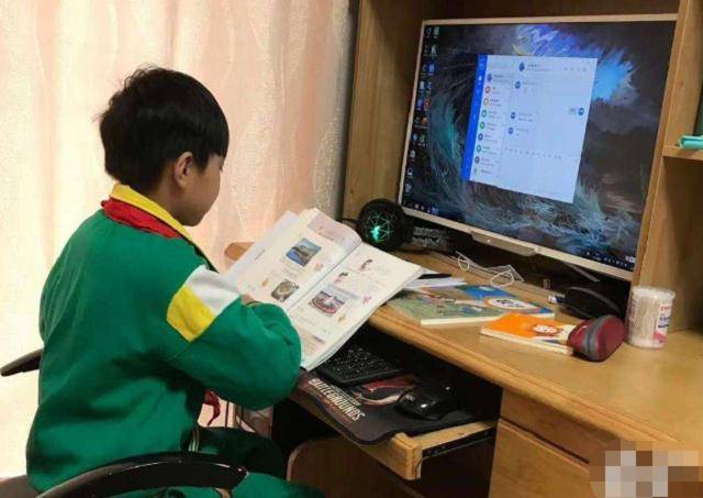 高二家长授课会班主任讲话稿,网课班会班主任发言稿