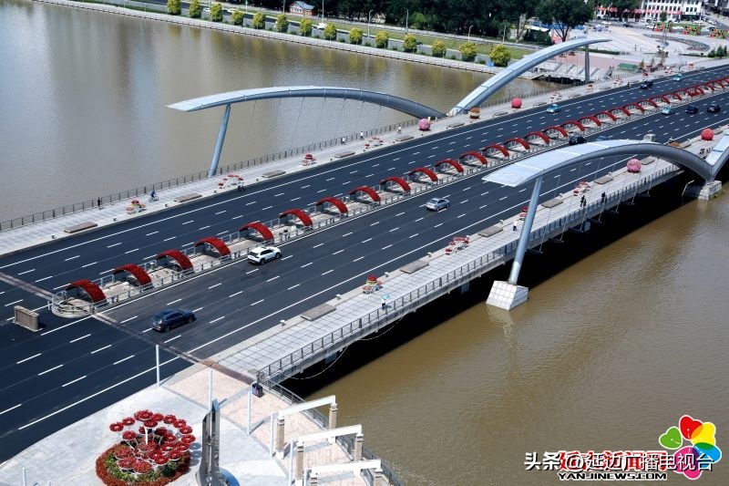 延吉建州,延吉大桥迎州庆70周年灯光